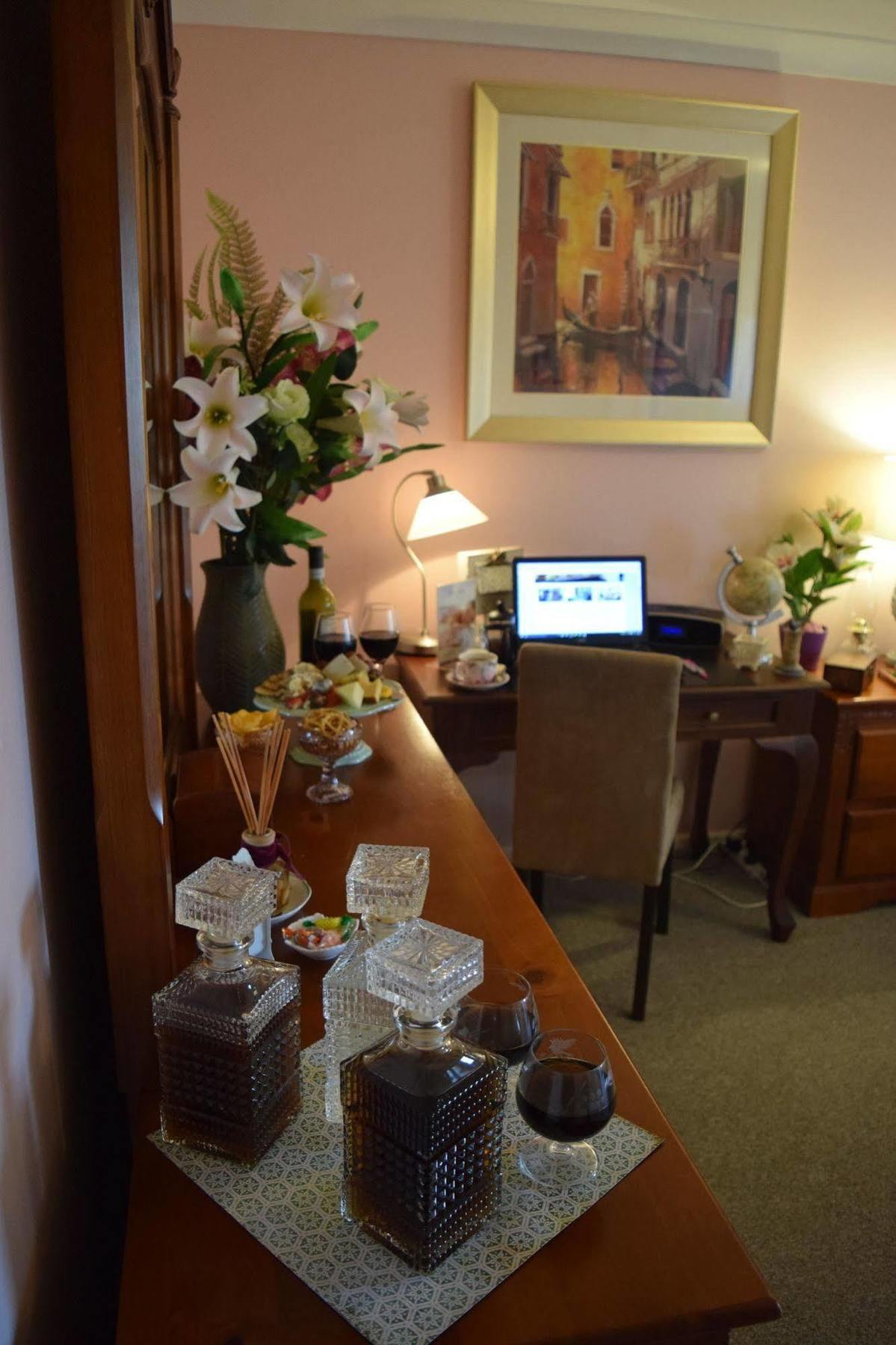 Cutmore Cottages - Meurants Manor Stanhope Gardens 外观 照片